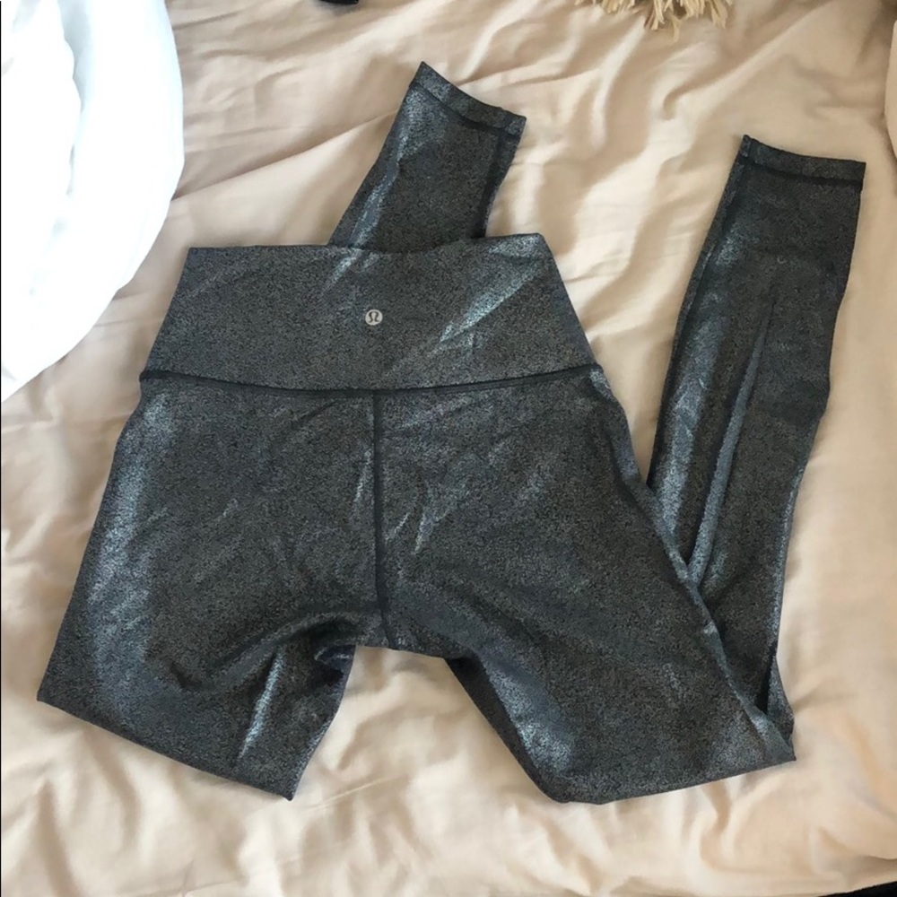 SOLD!! Shiny lululemon leggings